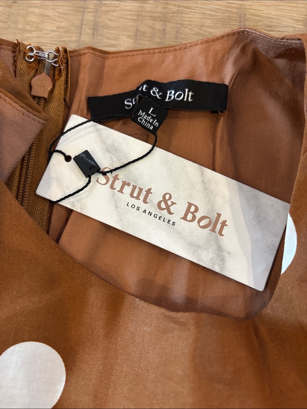 Strut & Bolt Boutique Brown Polkadot Ruched Dress Large NWT Party Puff Sleeve - Picture 6 of 8